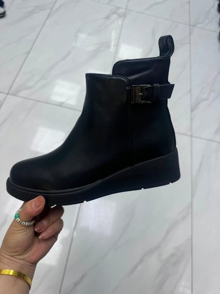 Женские ботинки