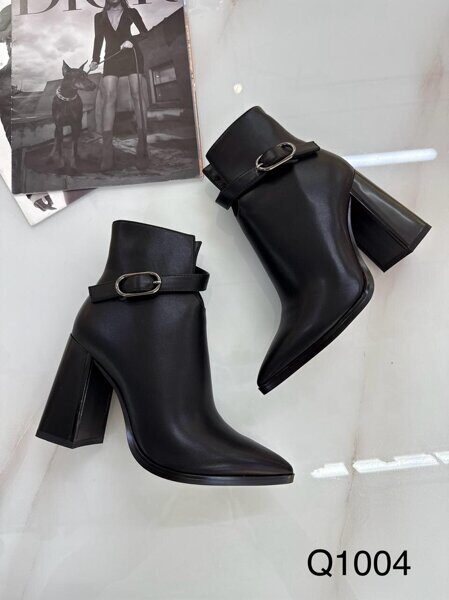 Женские ботинки